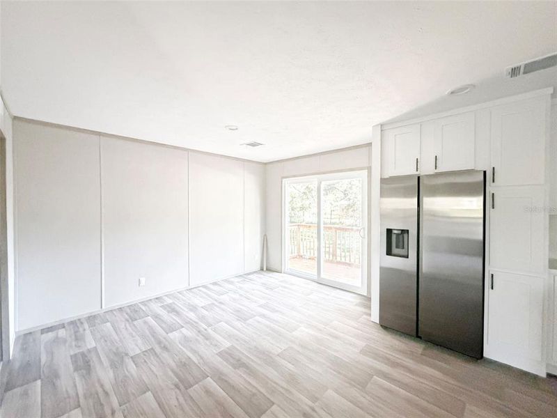 Spacious, unfurnished interior of a new home in , Polk City (Image 19).