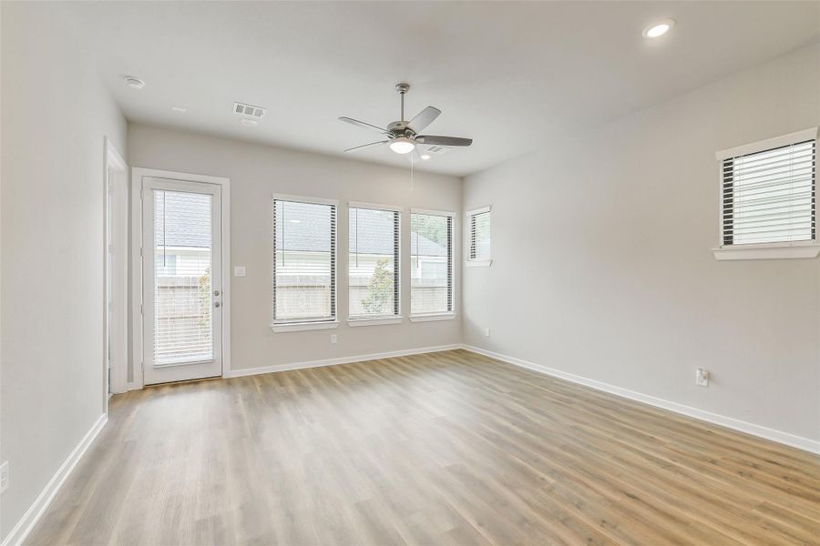 Spacious, unfurnished interior of a new home in Summer Place 35', Montgomery (Image 38). Spacious, unfurnished interior of a new home in Summer Place 35', Montgomery (Image 38).