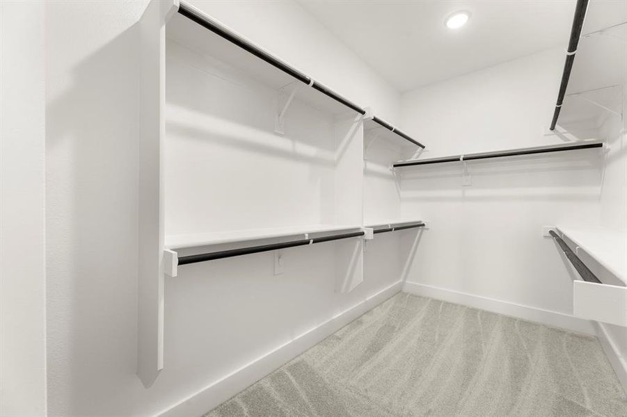 21. 2405 Parkway - Closet 21. 2405 Parkway - Closet