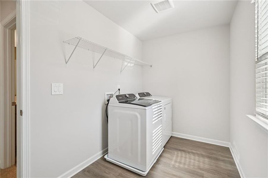 Close-up of interior finishes inside a home in Ivey Township, Dallas (Image 21).