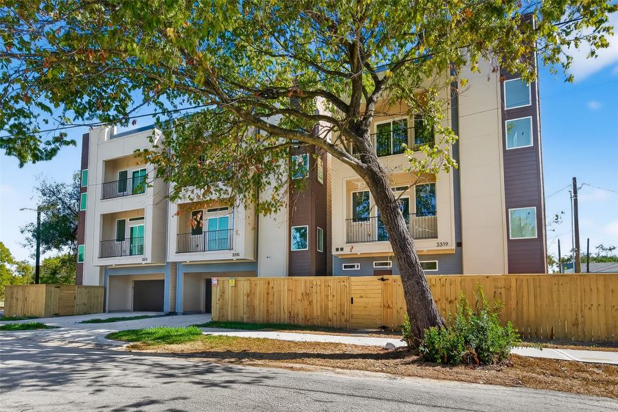 Exterior details and patio area of a home in , Houston (Image 25).