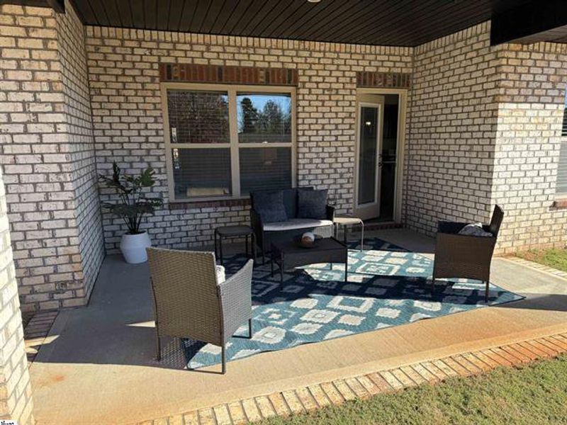 Exterior details and patio area of a home in Bracken Woods, Piedmont (Image 3).