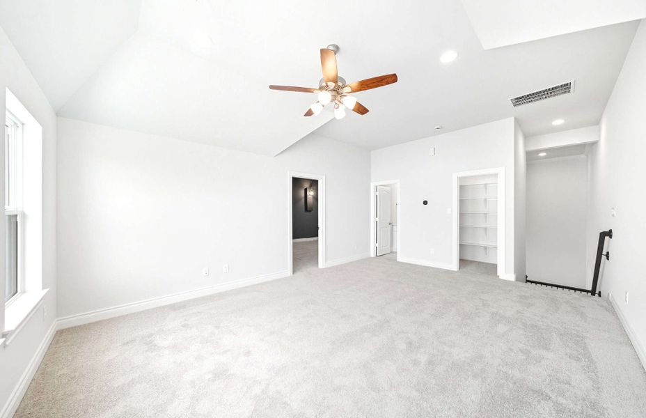 Representative unfurnished interior of a home built from the 3663 by Ravenna Homes in Artavia 70′, Conroe (Image 31).