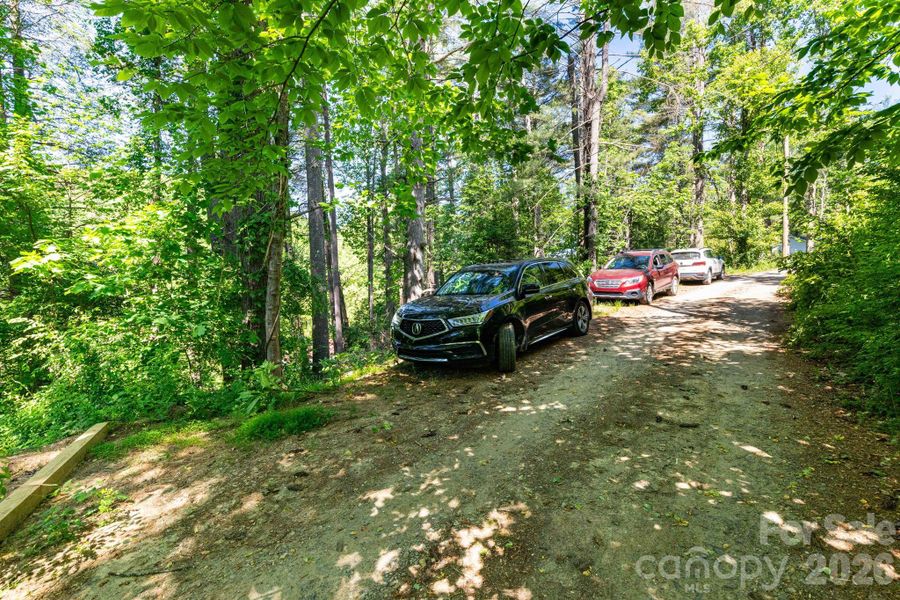 Additional parking space. Room for 4+cars. Additional parking space. Room for 4+cars.