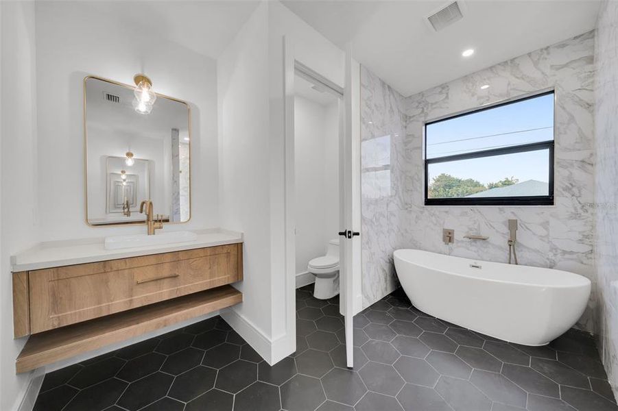 Furnished interior view inside a new home in , Cape Coral (Image 10).