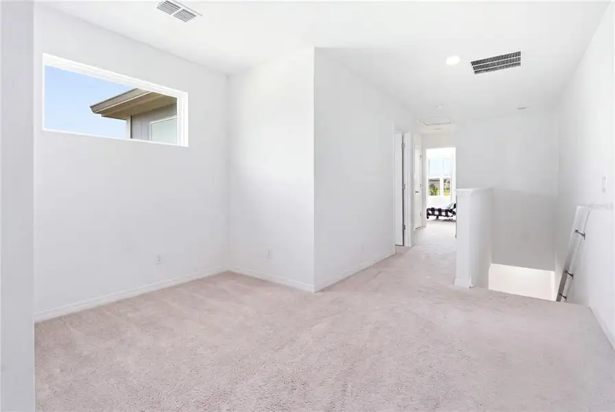 Spacious, unfurnished interior of a new home in , Winter Garden (Image 20). Spacious, unfurnished interior of a new home in , Winter Garden (Image 20).