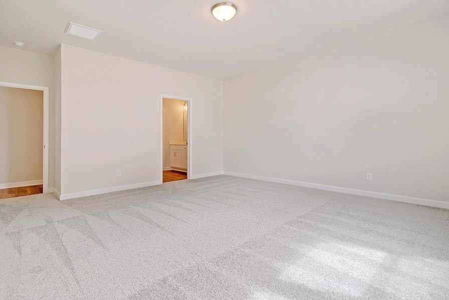 Spacious, unfurnished interior of a new home in Watson Hill, Summerville (Image 25).