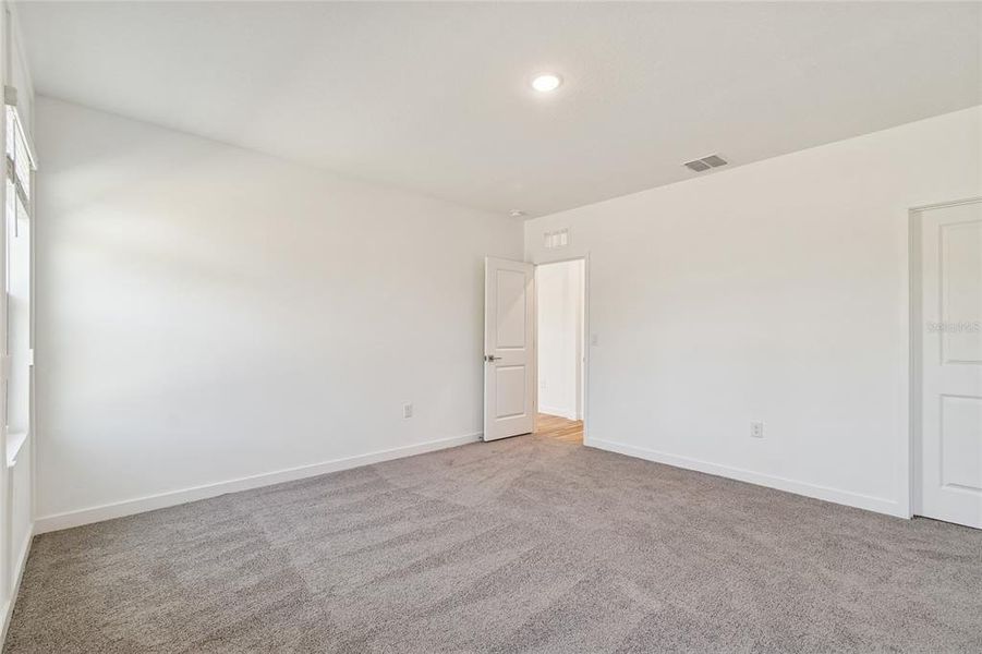 Spacious, unfurnished interior of a new home in Aspire at Glen Aire, Ocala (Image 21).