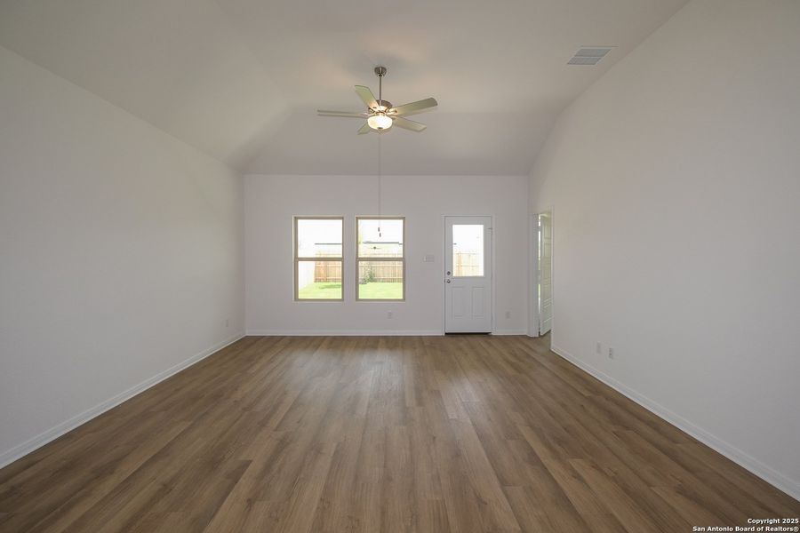 Spacious, unfurnished interior of a new home in Winding Brook, San Antonio (Image 21). Spacious, unfurnished interior of a new home in Winding Brook, San Antonio (Image 21).