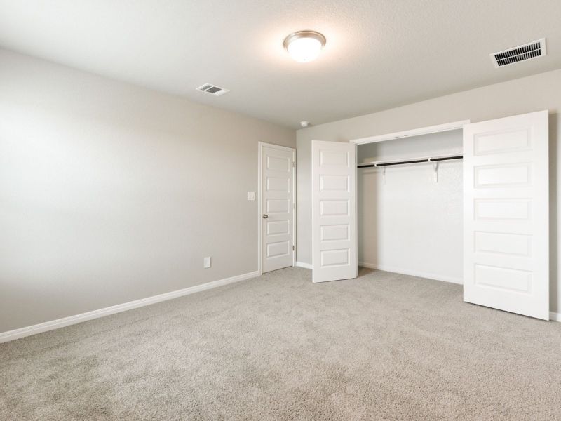 Spacious, unfurnished interior of a new home in Lakeside Meadows, Pflugerville (Image 15).