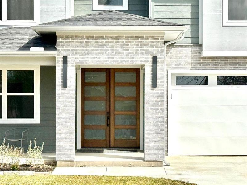 Exterior details and patio area of a home in , Dallas (Image 29).