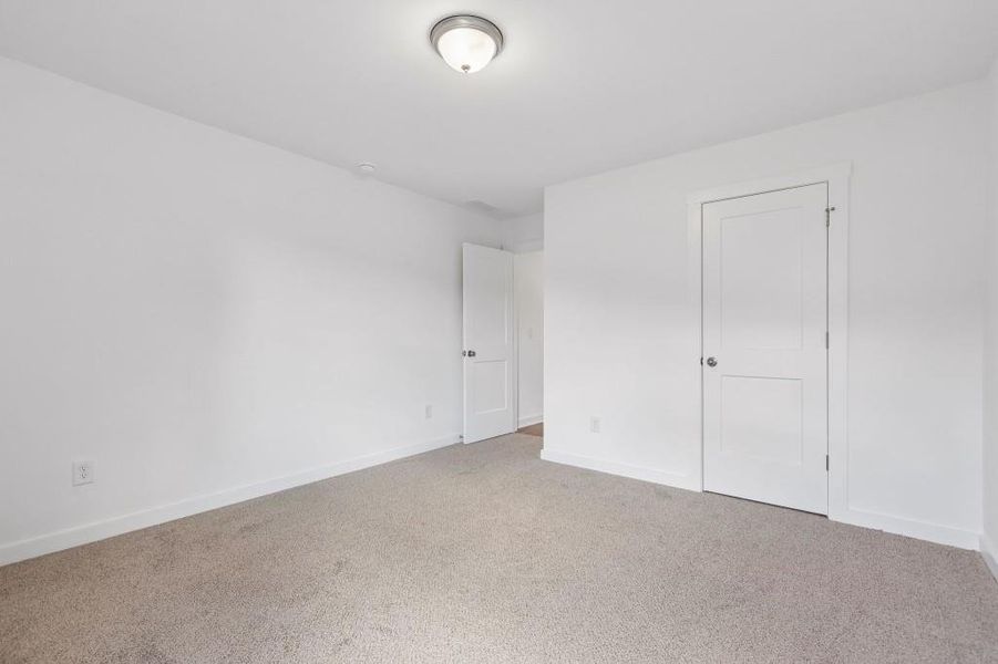 Spacious, unfurnished interior of a new home in Savoy Park, Covington (Image 30).