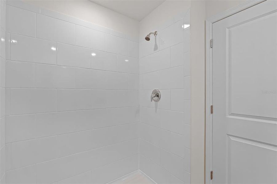 Close-up of interior finishes inside a home in Evergreen Park, Kissimmee (Image 17).