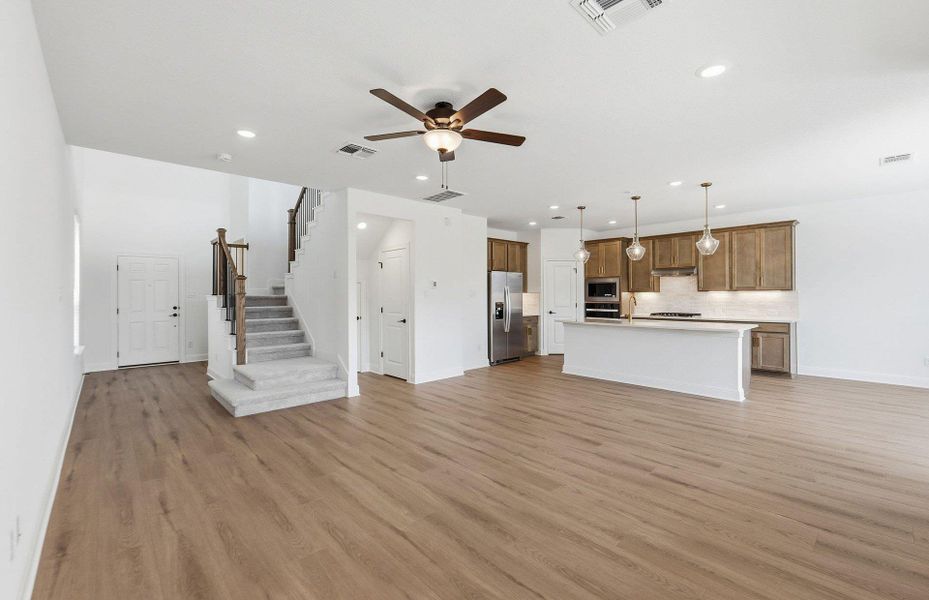 Spacious, unfurnished interior of a new home in Horizon Lake, Leander (Image 26). Spacious, unfurnished interior of a new home in Horizon Lake, Leander (Image 26).
