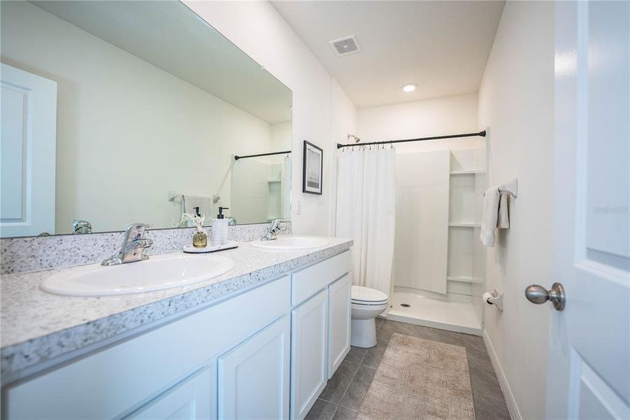 Furnished interior view inside a new home in , Plant City (Image 49).