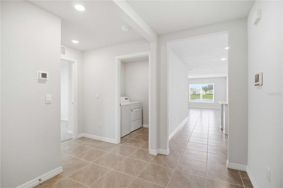 Spacious, unfurnished interior of a new home in Mandarin Grove, Palmetto (Image 50).
