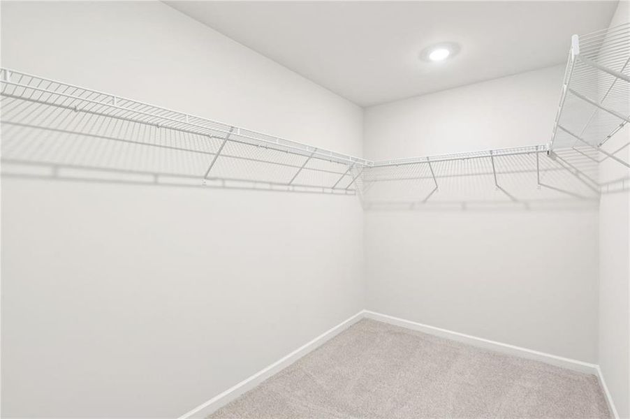 Spacious, unfurnished interior of a new home in Ivey Township, Dallas (Image 44).