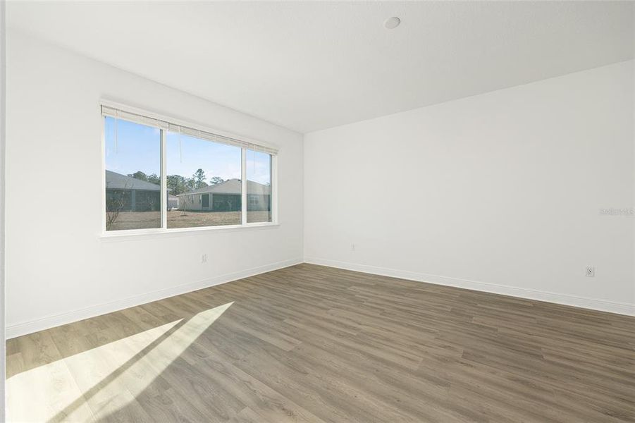 Spacious, unfurnished interior of a new home in , Ocala (Image 19).
