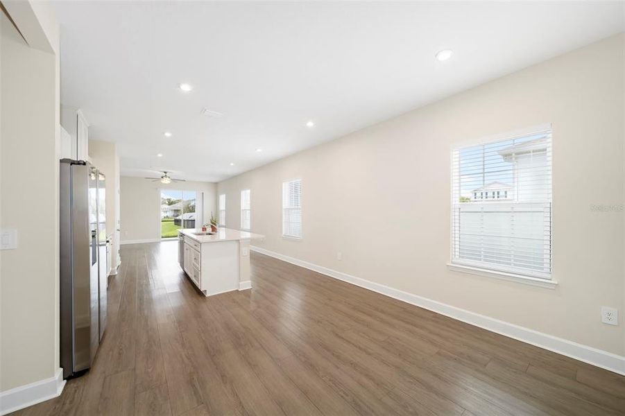 Spacious, unfurnished interior of a new home in , Bradenton (Image 17).
