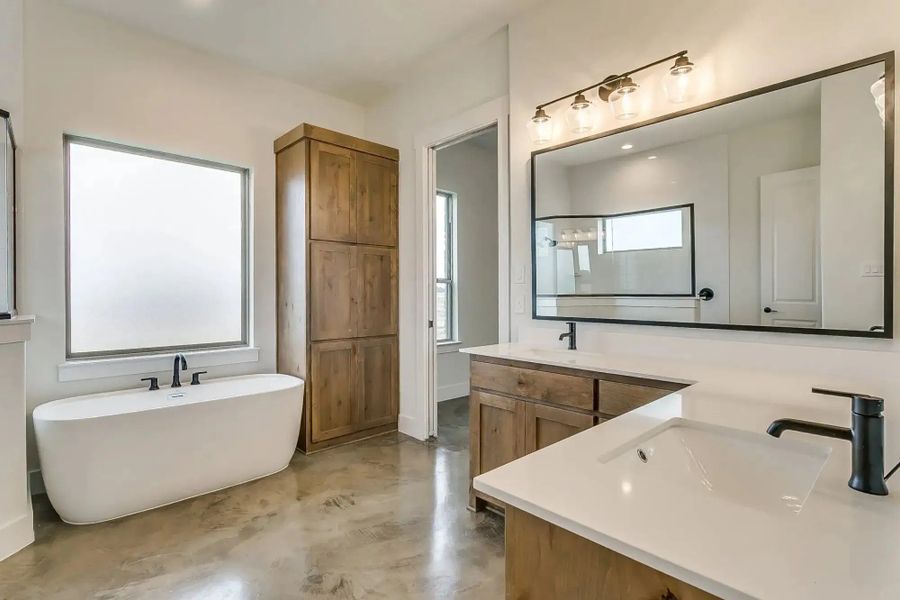 Representative furnished interior of a home built from the The Finley by Elmwood Custom Homes in Wooded Creek, Waxahachie (Image 17).