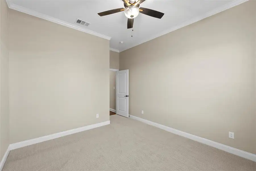 Spacious, unfurnished interior of a new home in , Robinson (Image 17).