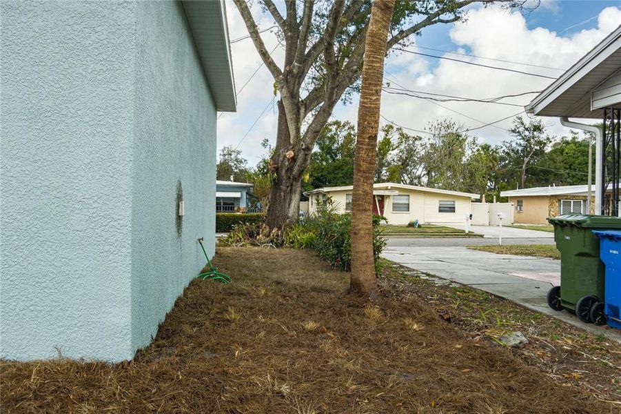 Exterior details and patio area of a home in , Bradenton (Image 3). Exterior details and patio area of a home in , Bradenton (Image 3).
