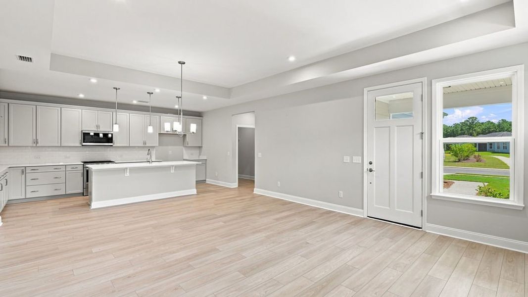 Spacious, unfurnished interior of a new home in Sun City Hilton Head, Bluffton (Image 15).