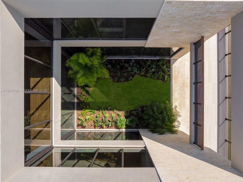 Exterior details and patio area of a home in , Miami (Image 19).