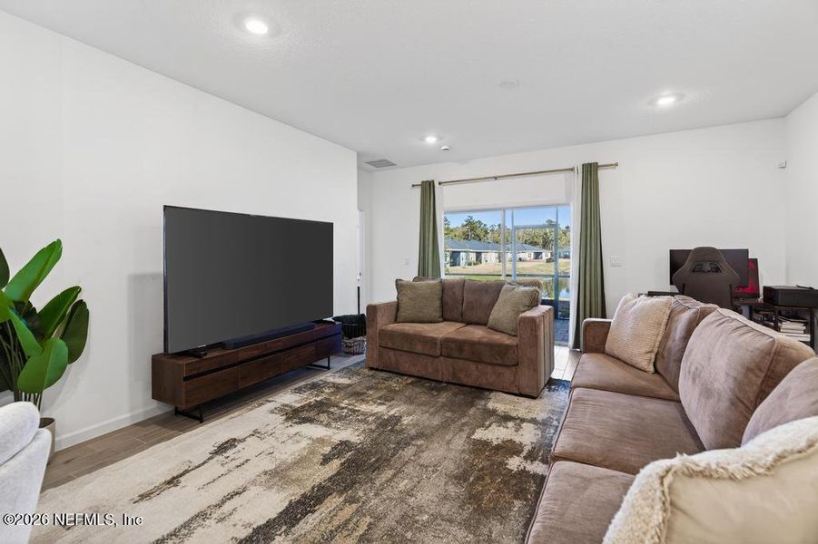Furnished interior view inside a new home in Seaton Creek, Jacksonville (Image 12).