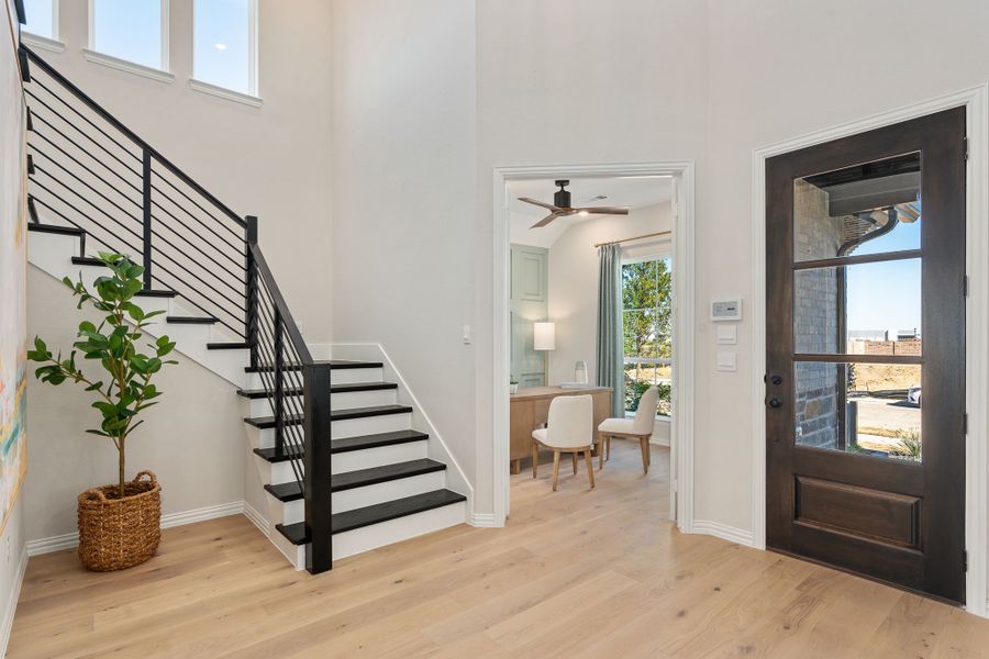 Plan 1534 Foyer Representative Photo by American Legend Homes