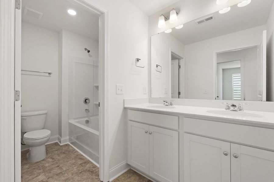4br New Home in Seneca, SC.  - Slide 24