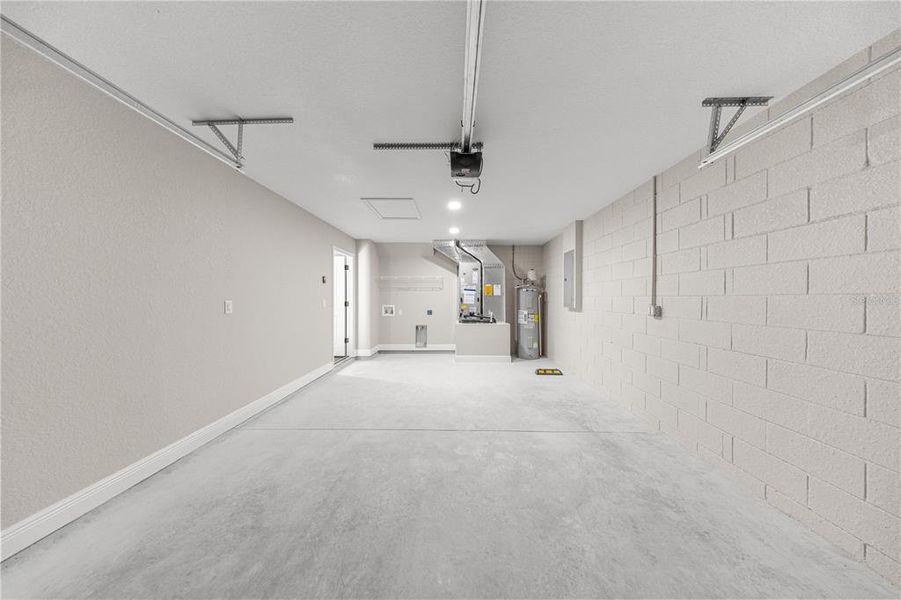 Spacious, unfurnished interior of a new home in , Williston (Image 17).