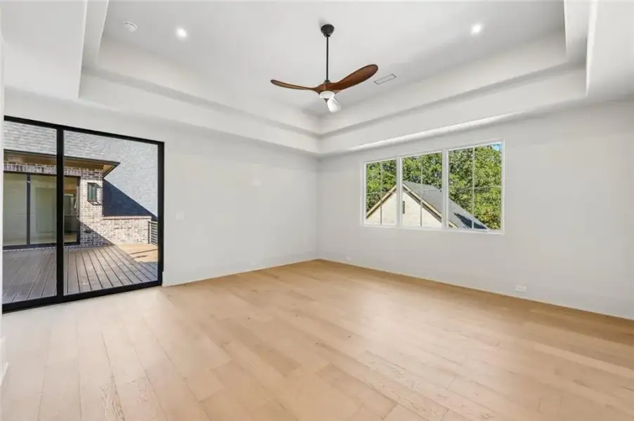 Spacious, unfurnished interior of a new home in , Alpharetta (Image 95).