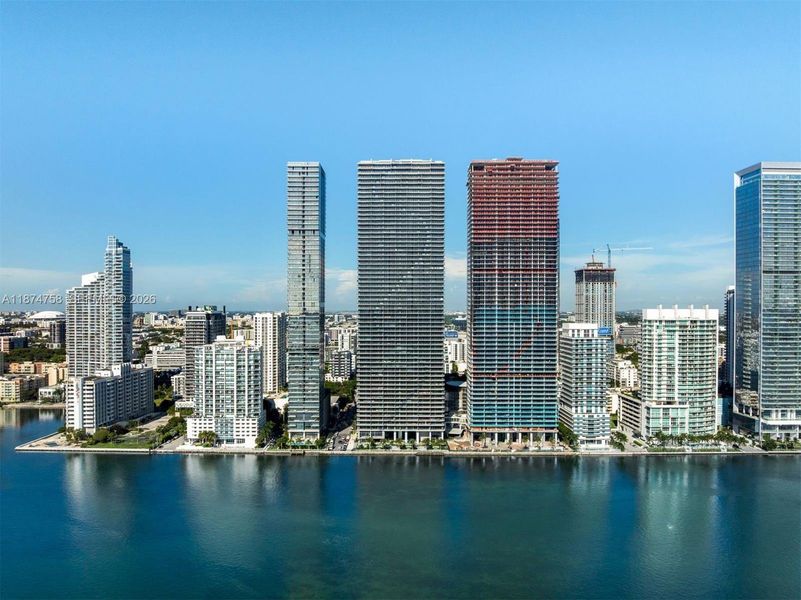 Condo located in Miami, FL showcasing its design and architecture (Image 3).