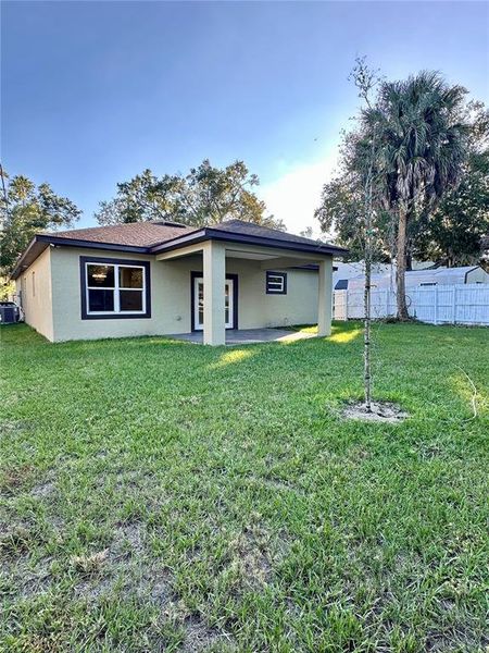 Exterior details and patio area of a home in , Lake Wales (Image 4).