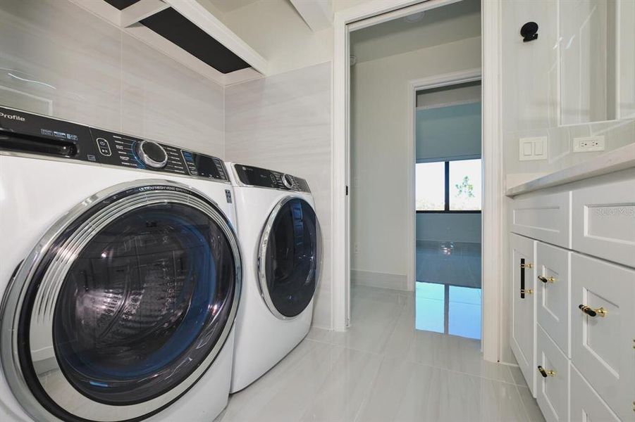 Close-up of interior finishes inside a home in , Punta Gorda (Image 39).