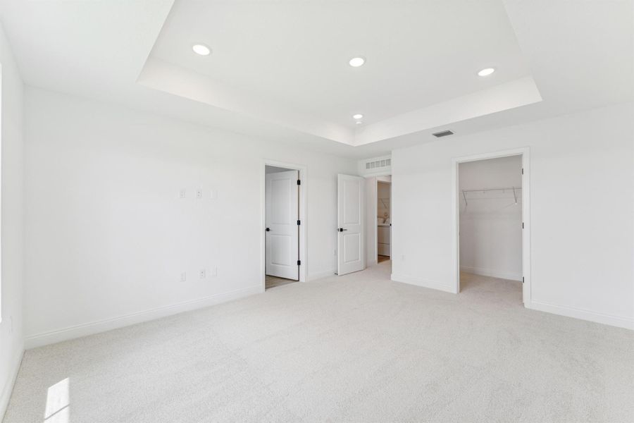 Spacious, unfurnished interior of a new home in Salerno Reserve Townhomes, Stuart (Image 17).