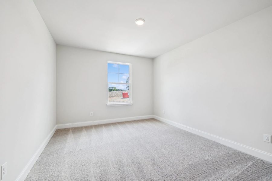 Spacious, unfurnished interior of a new home in Cades Bluff, Lebanon (Image 37).