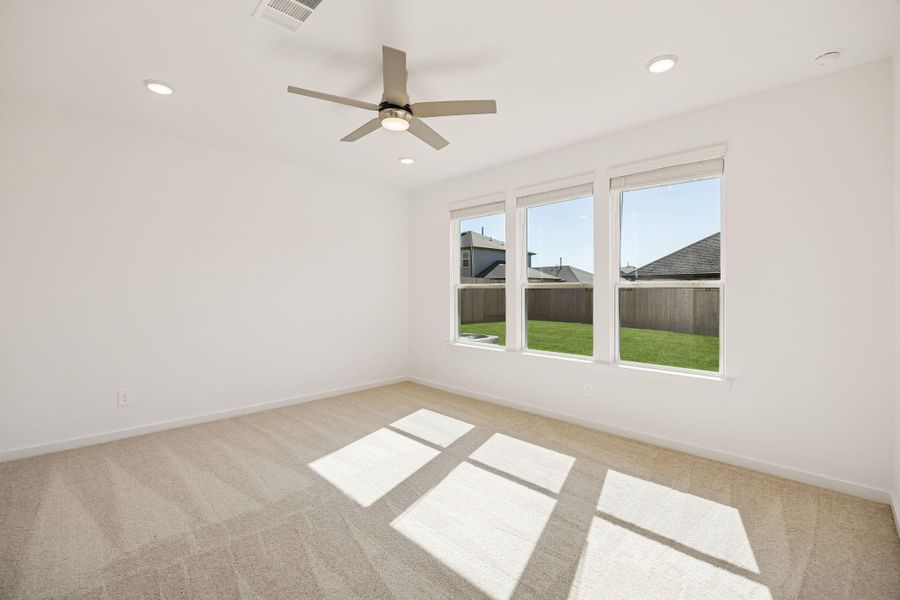 Spacious, unfurnished interior of a new home in Montgomery Bend, Montgomery (Image 25).