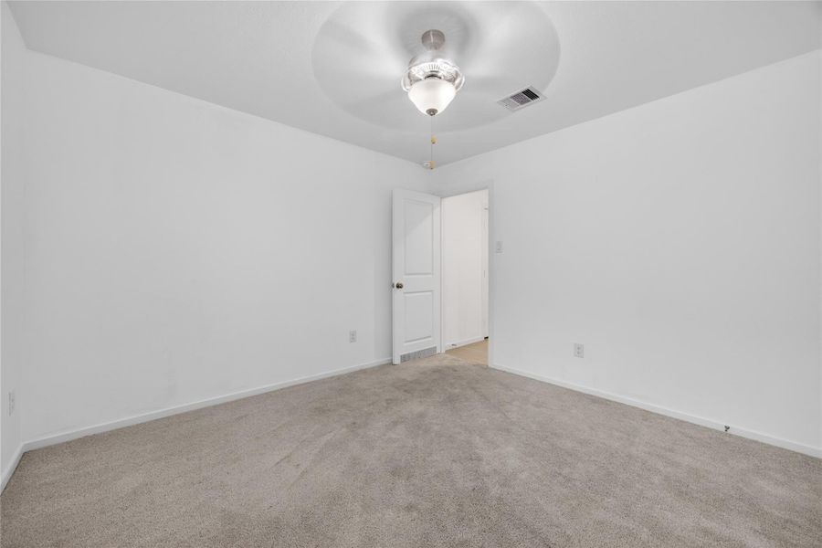 Spacious, unfurnished interior of a new home in Anniston, Katy (Image 38).