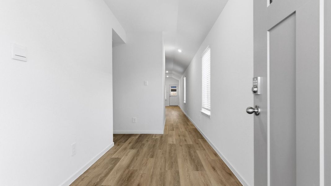 Spacious, unfurnished interior of a new home in Lakes at Westland Ranch, League City (Image 10).