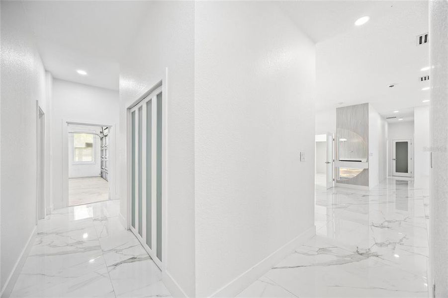 Spacious, unfurnished interior of a new home in , Orlando (Image 14).