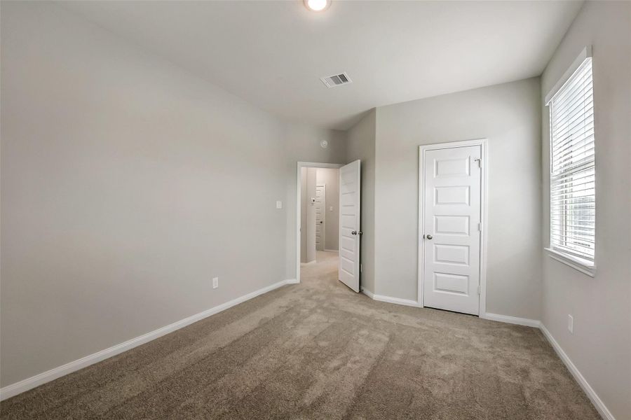 Image 28 of a home in Anderson Lakes.