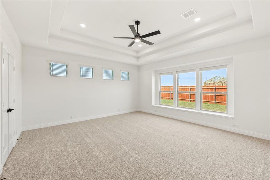 Spacious, unfurnished interior of a new home in Glenwood Meadows, Argyle (Image 33).