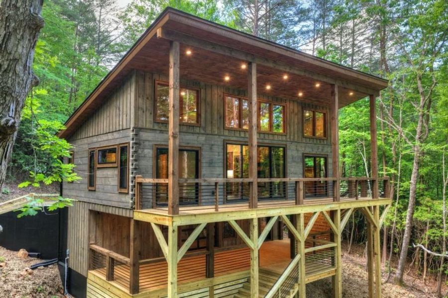 Exterior details and patio area of a home in , Blue Ridge (Image 26).