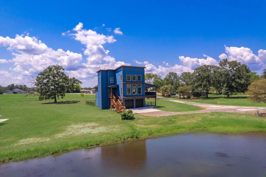 Exterior details and patio area of a home in , Trinity (Image 22).