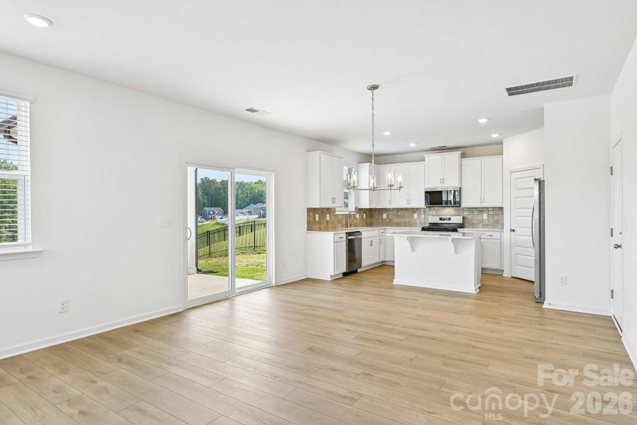 Spacious, unfurnished interior of a new home in Bella Vista Heritage, Denver (Image 26).