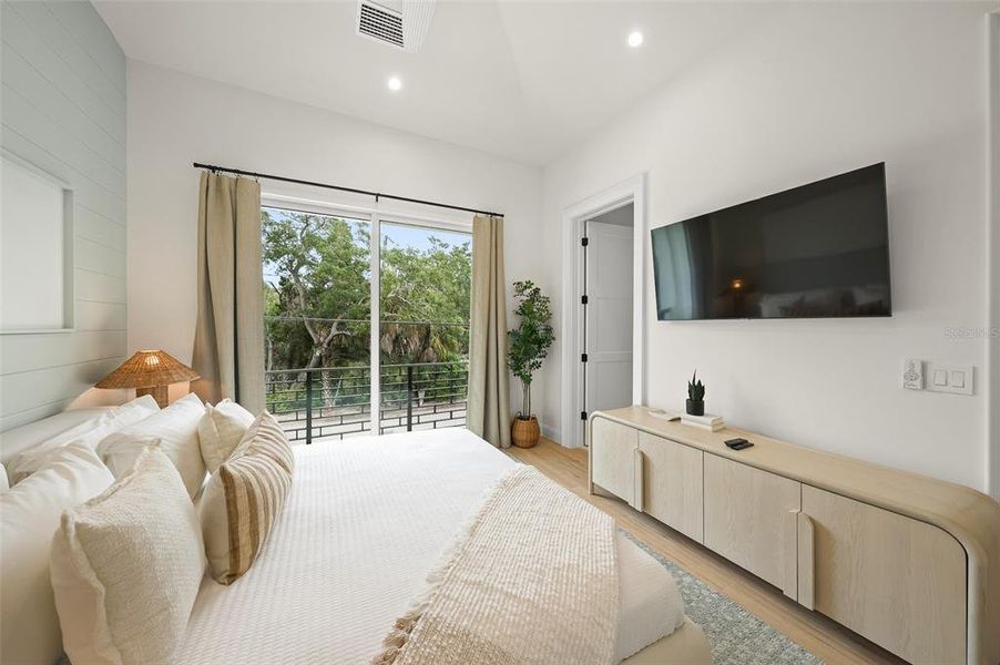 Furnished interior view inside a new home in , Sarasota (Image 17).