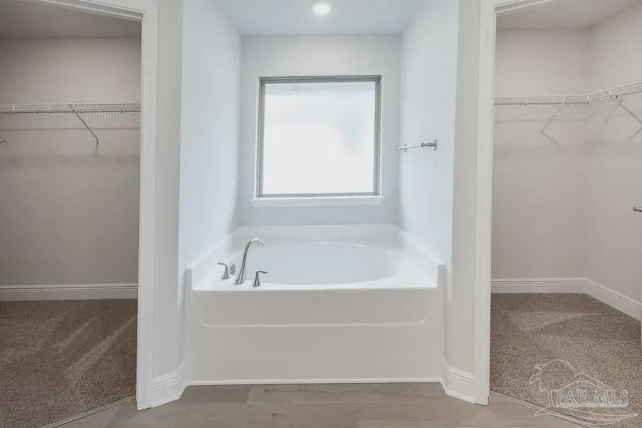 Representative furnished interior of a home built from the Plan 1740 by Adams Homes in Ashton View, Crestview (Image 9). Representative furnished interior of a home built from the Plan 1740 by Adams Homes in Ashton View, Crestview (Image 9).