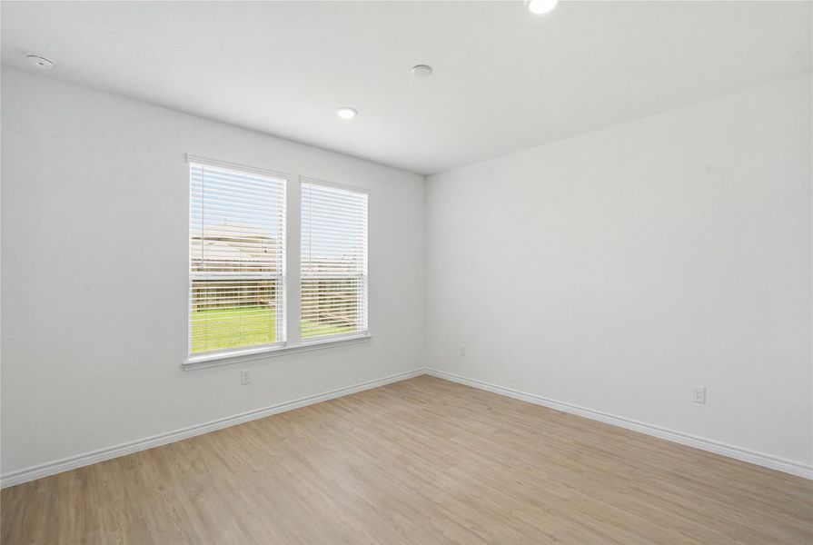 Spacious, unfurnished interior of a new home in Mavera, Conroe (Image 16).